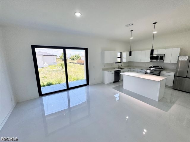 4206 NW 32nd LN, Cape Coral, FL 33993
