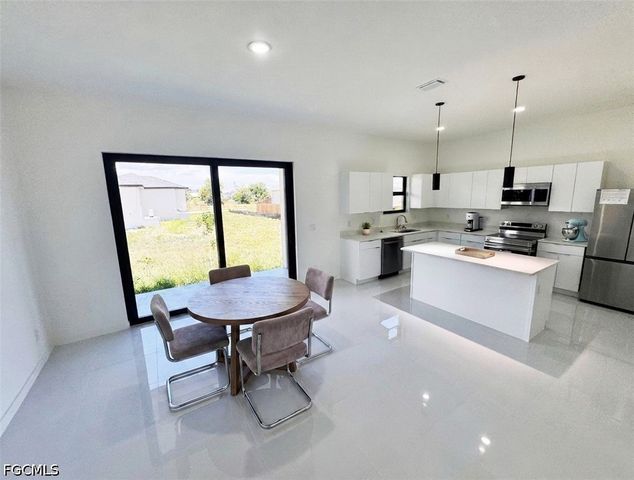 4206 NW 32nd LN, Cape Coral, FL 33993