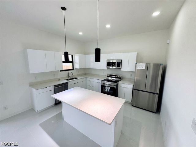 4206 NW 32nd LN, Cape Coral, FL 33993