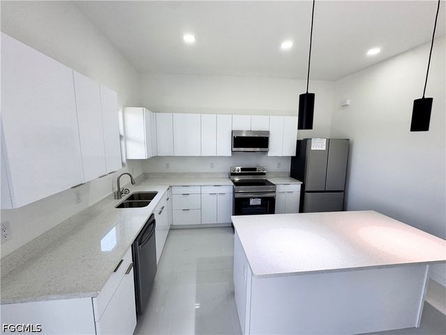 4206 NW 32nd LN, Cape Coral, FL 33993