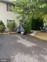 401 EDGEWOOD DR, Telford, PA 18969