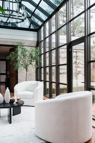 240 Shore Acres Circle, Lake Bluff, IL 60044