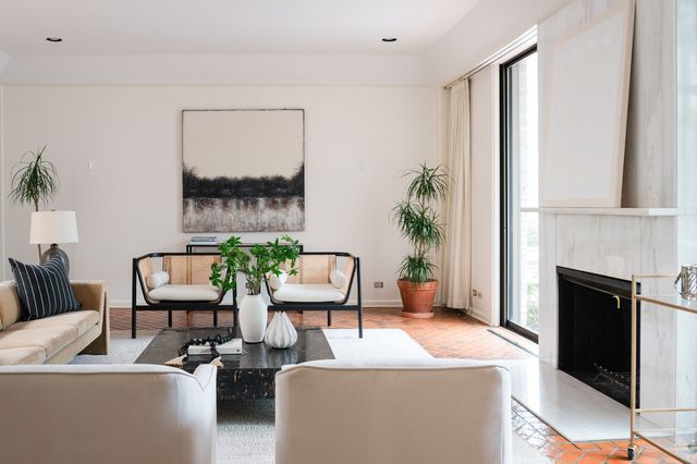 240 Shore Acres Circle, Lake Bluff, IL 60044