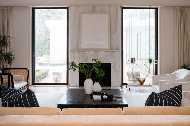 240 Shore Acres Circle, Lake Bluff, IL 60044