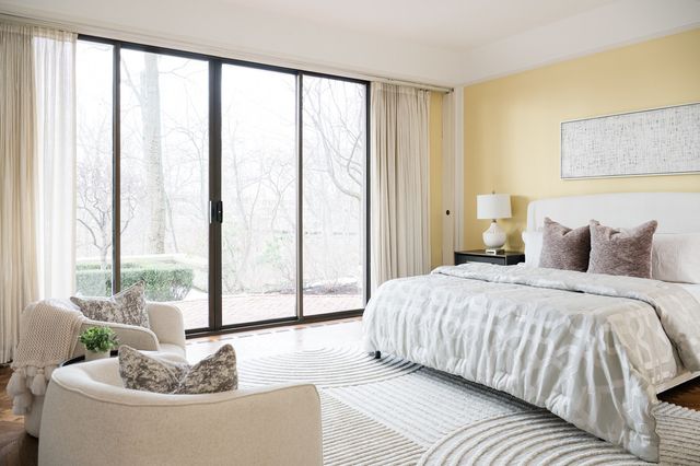 240 Shore Acres Circle, Lake Bluff, IL 60044