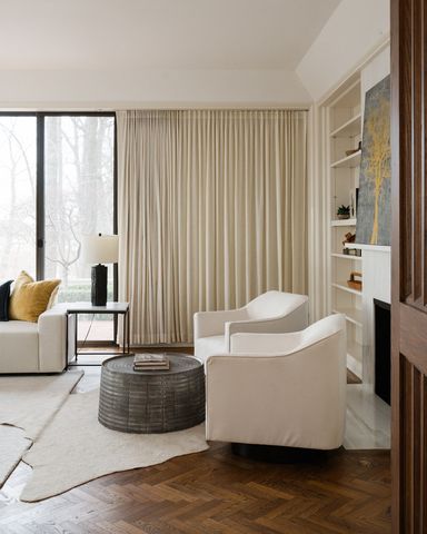 240 Shore Acres Circle, Lake Bluff, IL 60044