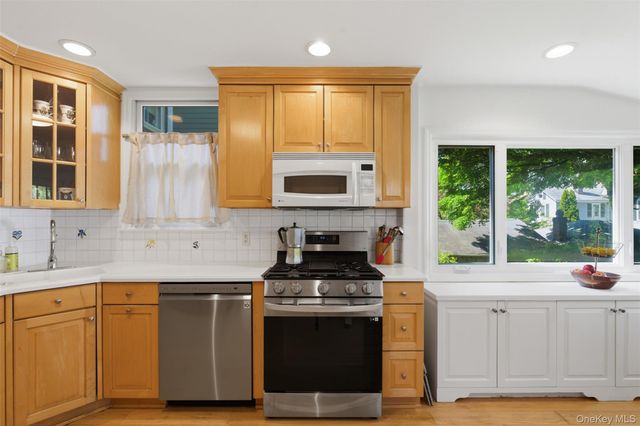 27 N Dutcher Street, Irvington, NY 10533