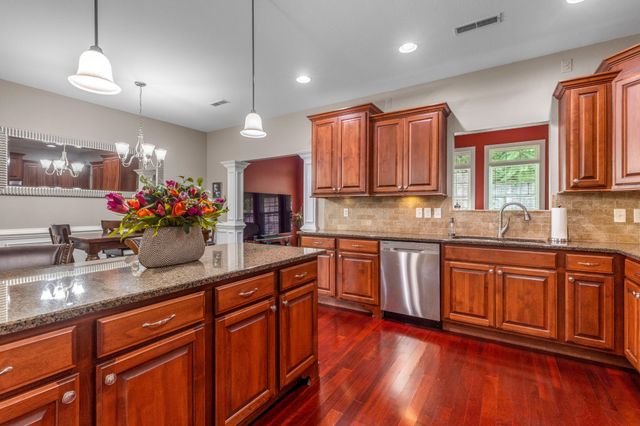 134 Thistlewood Drive, Ringgold, GA 30736