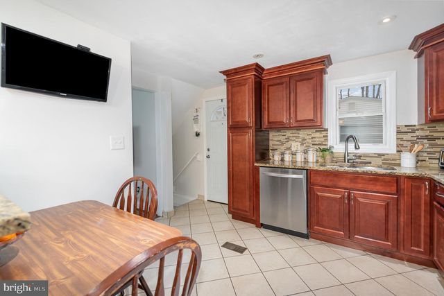 3 DEBENHAM CT, Nottingham, MD 21236