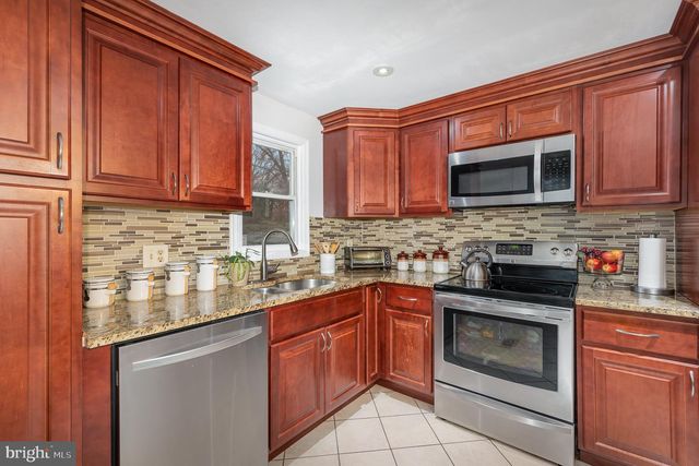 3 DEBENHAM CT, Nottingham, MD 21236