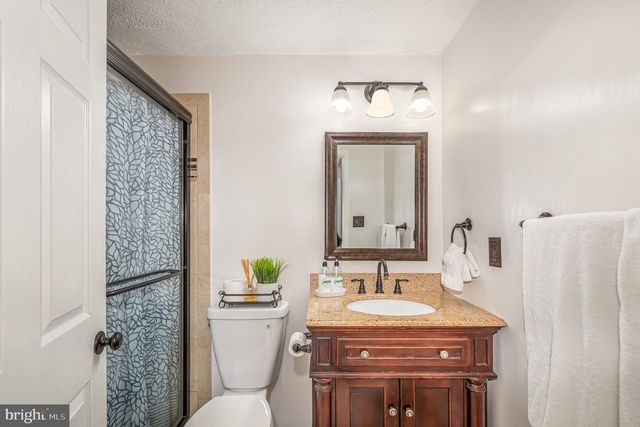 3 DEBENHAM CT, Nottingham, MD 21236