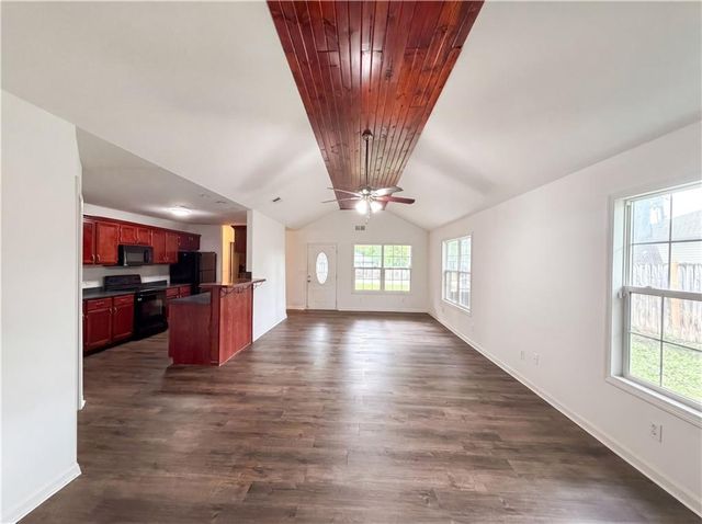 905 S Butler Terrace, Harrisonville, MO 64701