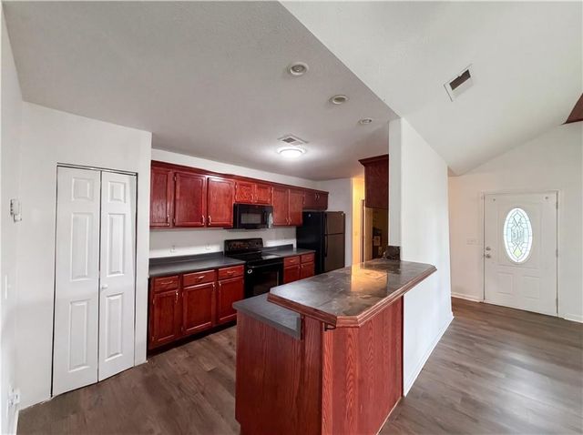 905 S Butler Terrace, Harrisonville, MO 64701