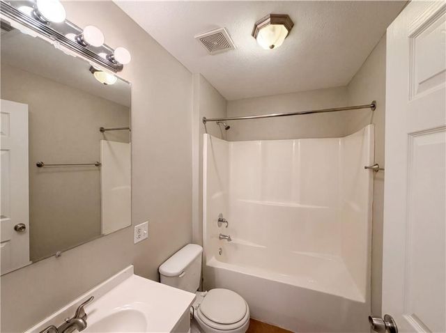 905 S Butler Terrace, Harrisonville, MO 64701