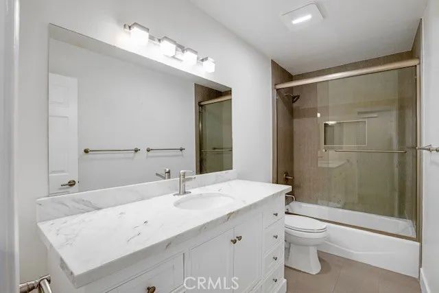 23637 Park Capri 34, Calabasas, CA 91302