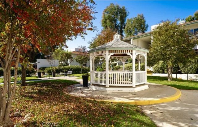 23637 Park Capri 34, Calabasas, CA 91302