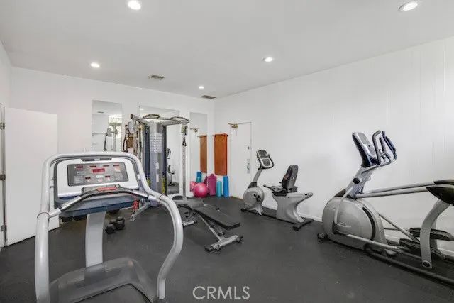23637 Park Capri 34, Calabasas, CA 91302