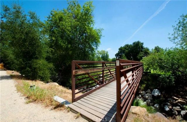 23637 Park Capri 34, Calabasas, CA 91302