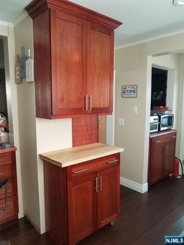 75 Franklin Avenue, Bergenfield, NJ 07621