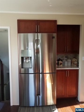 75 Franklin Avenue, Bergenfield, NJ 07621