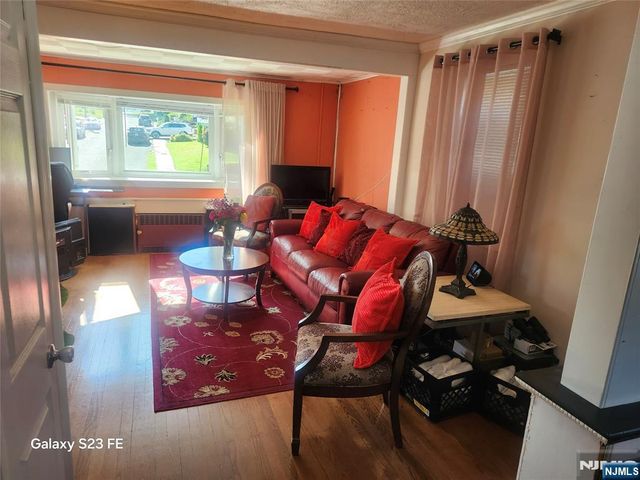 75 Franklin Avenue, Bergenfield, NJ 07621