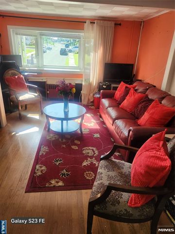 75 Franklin Avenue, Bergenfield, NJ 07621