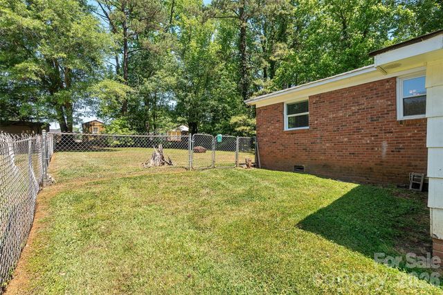 605 E Boston Avenue, Bessemer City, NC 28016