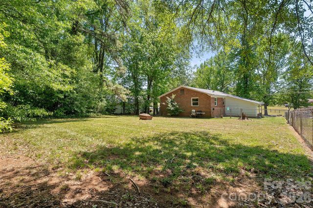 605 E Boston Avenue, Bessemer City, NC 28016