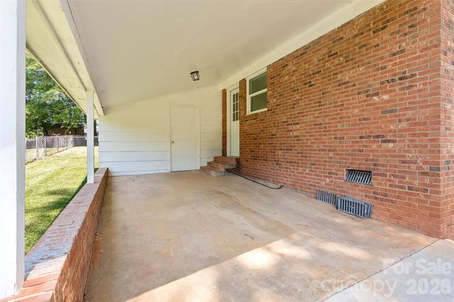 605 E Boston Avenue, Bessemer City, NC 28016