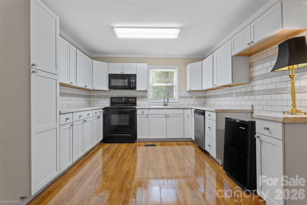 605 E Boston Avenue, Bessemer City, NC 28016