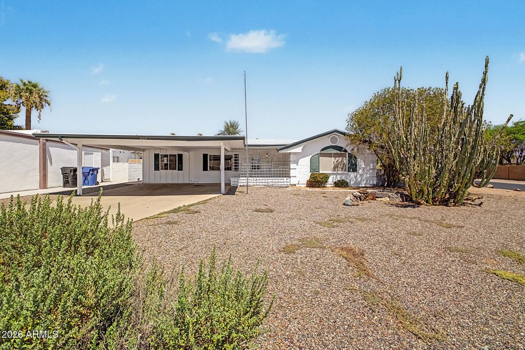 809 S Saranac Avenue, Mesa, AZ 85208