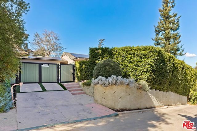 2841 Montcalm Avenue, Los Angeles, CA 90046