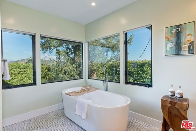 2841 Montcalm Avenue, Los Angeles, CA 90046