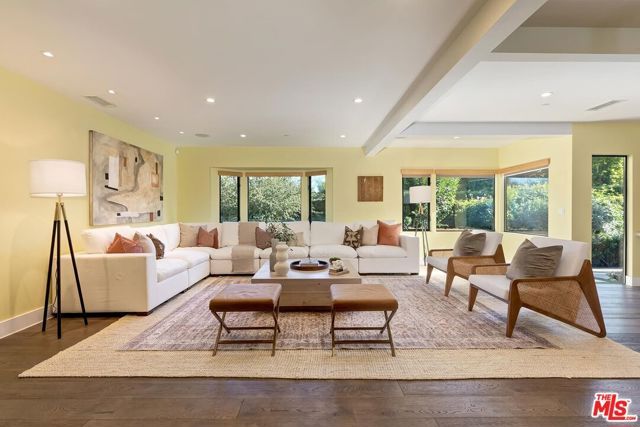 2841 Montcalm Avenue, Los Angeles, CA 90046