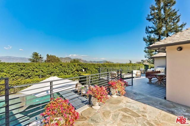 2841 Montcalm Avenue, Los Angeles, CA 90046