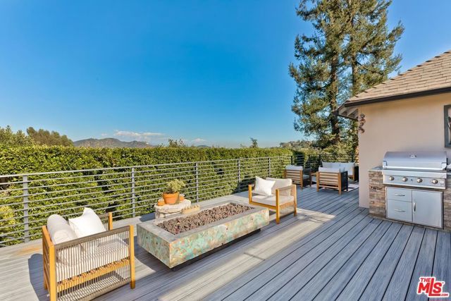 2841 Montcalm Avenue, Los Angeles, CA 90046