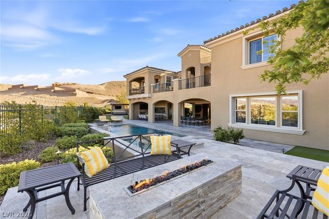 8 Olympia Chase Drive, Las Vegas, NV 89141