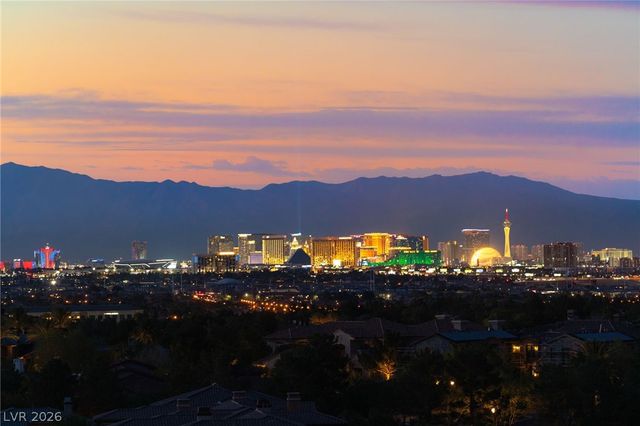 8 Olympia Chase Drive, Las Vegas, NV 89141