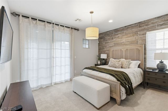 8 Olympia Chase Drive, Las Vegas, NV 89141