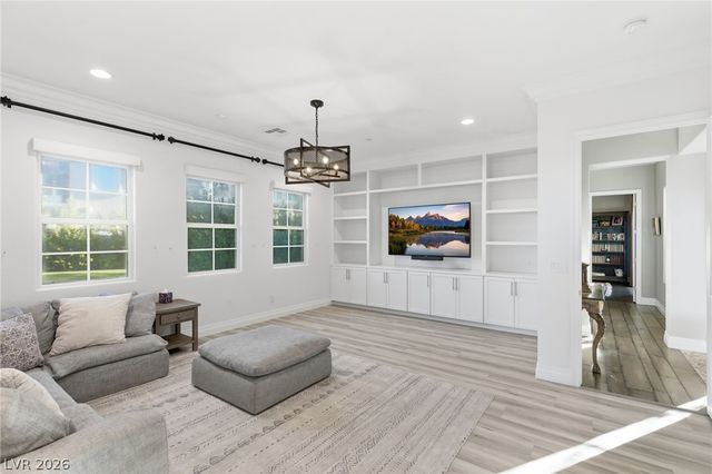 8 Olympia Chase Drive, Las Vegas, NV 89141