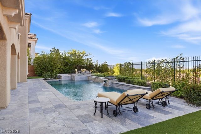 8 Olympia Chase Drive, Las Vegas, NV 89141