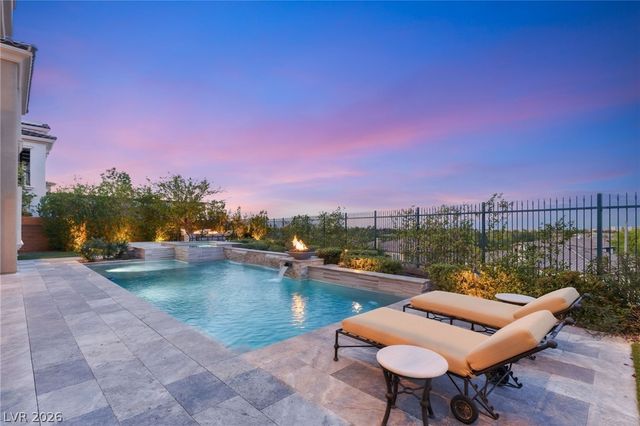 8 Olympia Chase Drive, Las Vegas, NV 89141