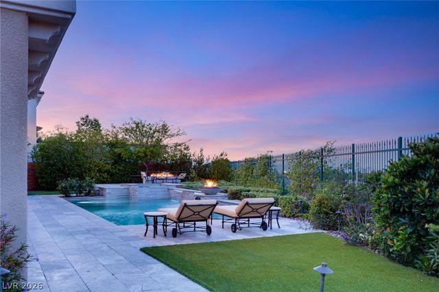 8 Olympia Chase Drive, Las Vegas, NV 89141