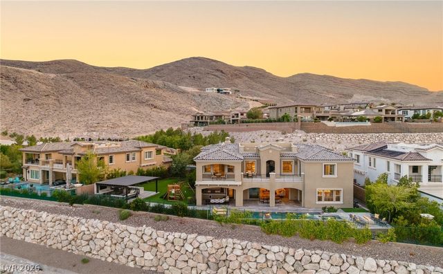 8 Olympia Chase Drive, Las Vegas, NV 89141