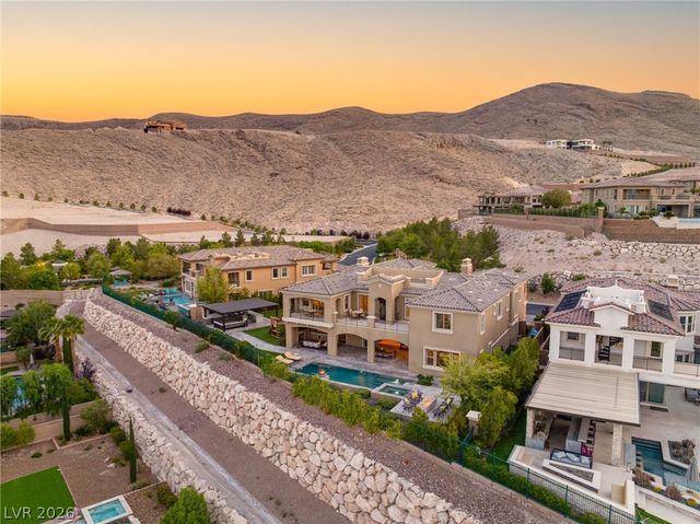 8 Olympia Chase Drive, Las Vegas, NV 89141