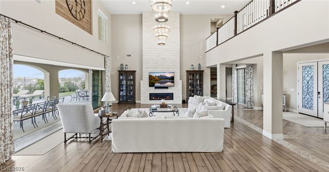 8 Olympia Chase Drive, Las Vegas, NV 89141