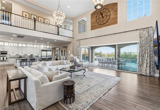 8 Olympia Chase Drive, Las Vegas, NV 89141