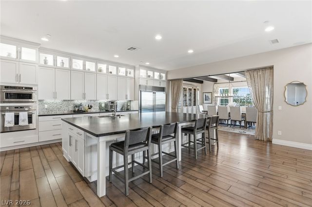 8 Olympia Chase Drive, Las Vegas, NV 89141