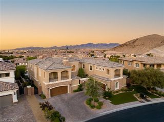 8 Olympia Chase Drive, Las Vegas, NV 89141
