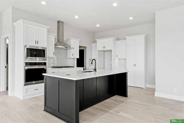 5610 N 198th Street, Elkhorn, NE 68022